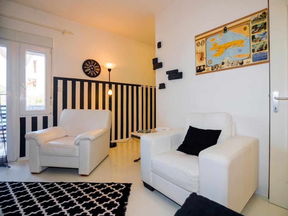 Apartment Eneja Rab Town Exterior foto